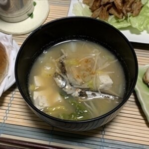 白菜入り豆腐とえのきの味噌汁